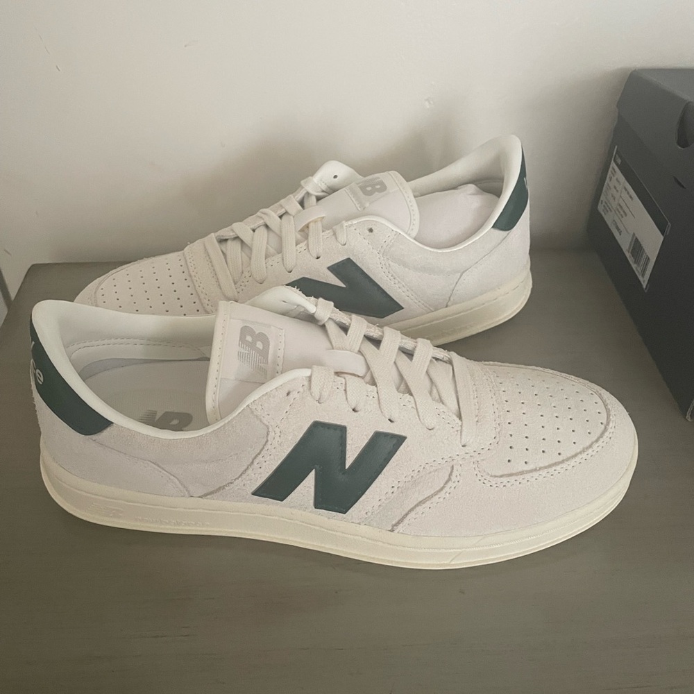 NWT New Balance Mens Sneakers